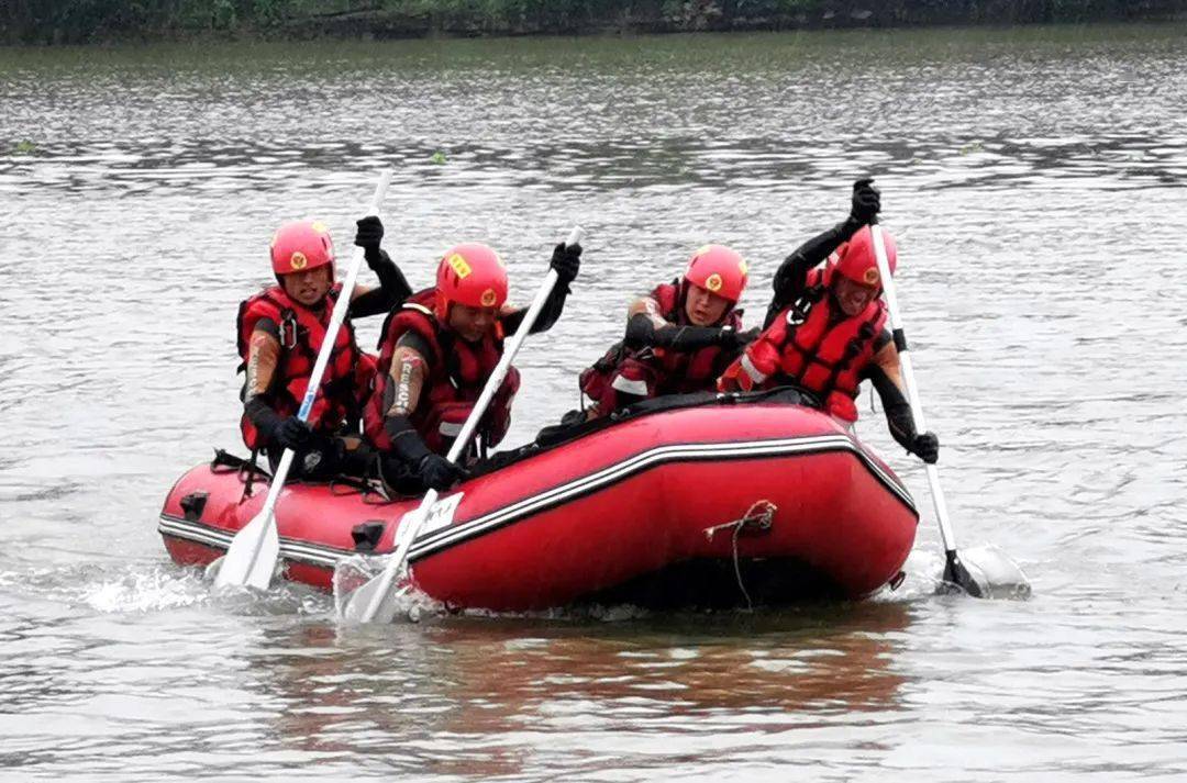 智璟全能橡膠艇：九人載重，無懼嚴苛水域